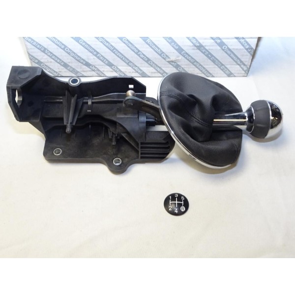 Levier de vitesse avec soufflet pommeau chrome (trace caps decolle coup tournevis juste recoller) Fiat 55346326 pour fiat 500 1.