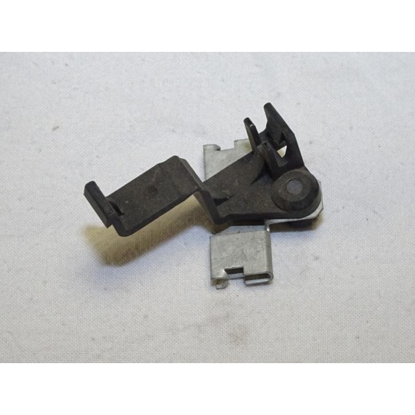 Agrafe support fixation durite tuyau carburant Fiat 9612212480 pour fiat scudo citroen jumpy peugeot expert 