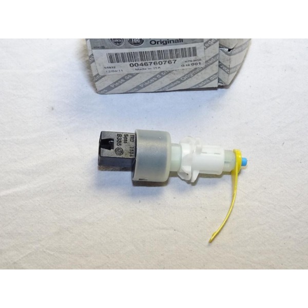 Interrupteur contacteur pedale de frein Fiat 46760767 pour fiat punto 2 II doblo 1 2 I II 