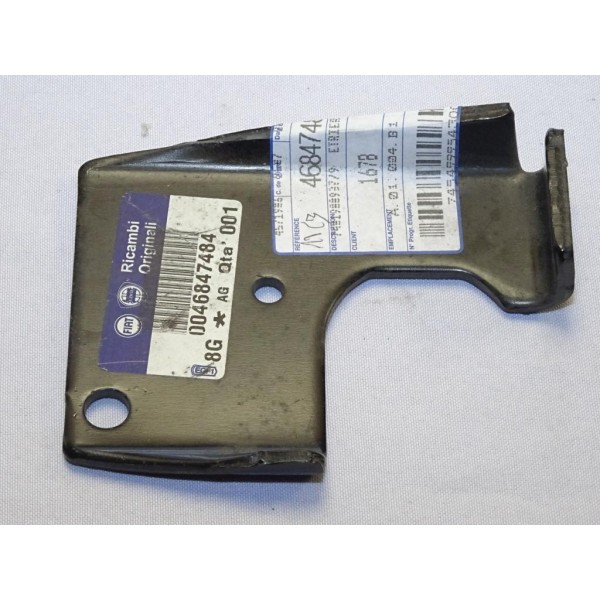 Etrier support fixation traverse arriere droite Fiat 46847484 pour fiat punto 2 II FL de 1999 à 2005 lancia ypsilon de 2003 à 20