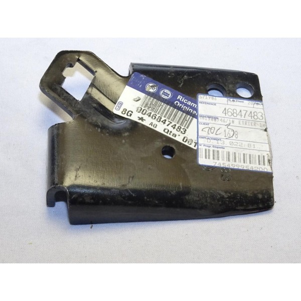 Etrier support fixation traverse arriere gauche Fiat 46847483 pour fiat punto 2 II FL de 1999 à 2005 lancia ypsilon de 2003 à 20
