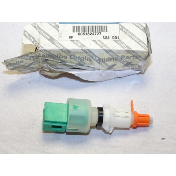 Contacteur interrupteur pedale embrayage Fiat 51824727 pour fiat fiorino 3 4 III IV qubo peugeot bipper citroen nemo partir de 2