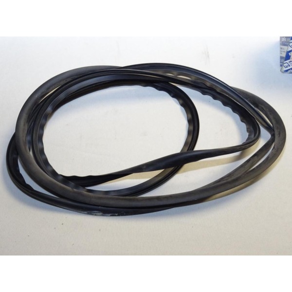 Joint vitre lunette arriere hayon de coffre Fiat 7726782 pour fiat tempra SW de 1989 à 1996  