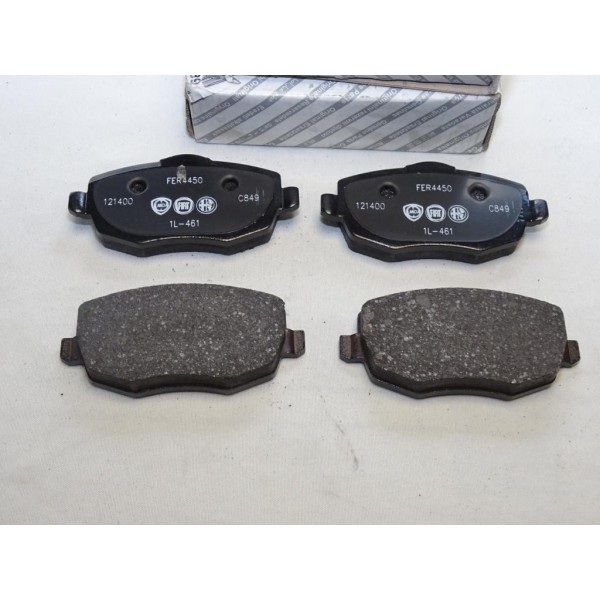 Jeux 4 plaquettes de frein avant montage girling Fiat 77365789 pour lancia ypsilon de 2003 à 2009  