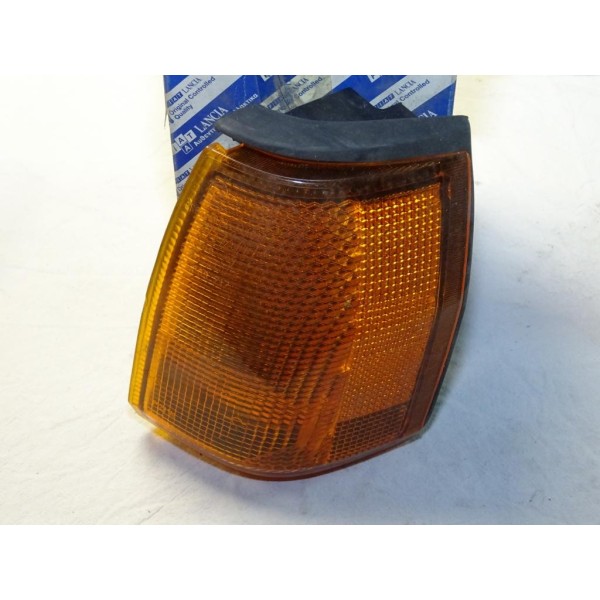 Feu clignotant orange avant gauche Fiat 7595138 pour fiat tipo de 1987 à 1993  