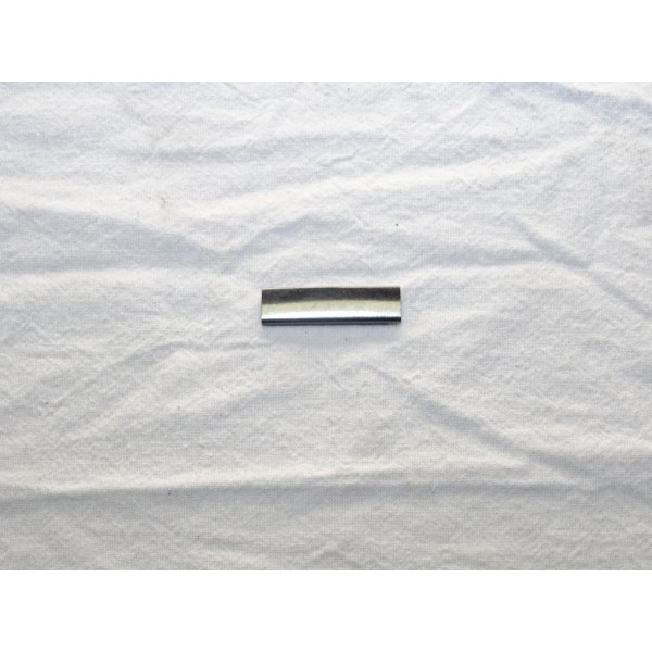 Languette agrafe raccord de joint parebrise et lunette hayon coffre Fiat 46422175 pour fiat croma de 1990 à 1996  