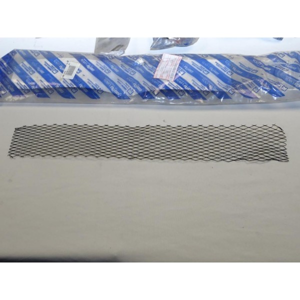 Grille centrale parechocs pare-chocs arriere Fiat 71718751 pour fiat punto 2 II sport japon de 1999 à 2003  