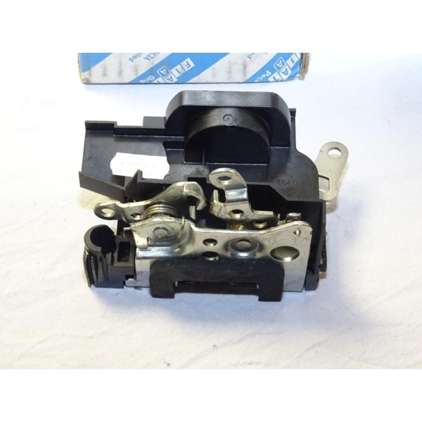 Serrure de porte avant droite Fiat 46535997 pour fiat punto 2 II FL 3 portes de 1999 à 2005  