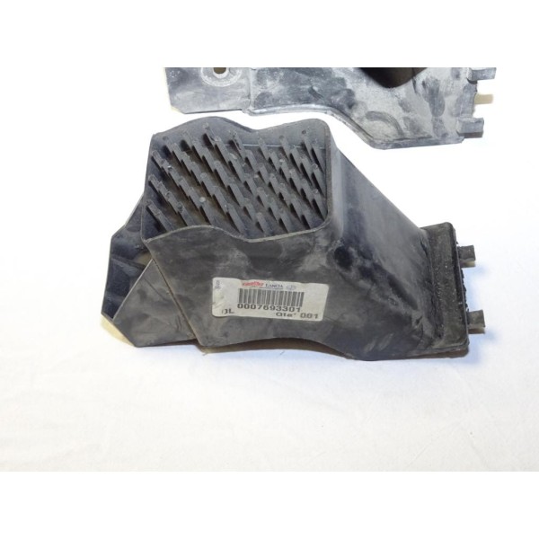 Tampon support fixation parechocs pare-chocs arriere Fiat 7693301 pour fiat tempra de 1989 à 1996  