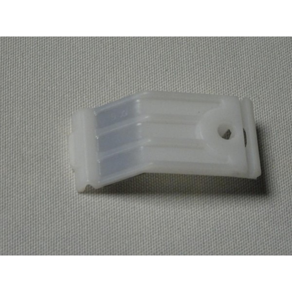 Agrafe attache fixation isolant capot moteur Fiat 82422644 pour lancia delta dont 4WD  