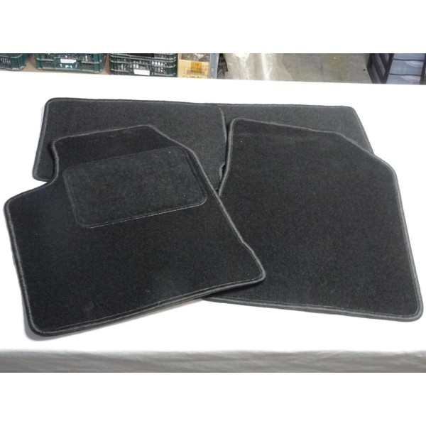 Ensemble 4 tapis de sol sur mesure avant + arriere AR 1353 pour fiat bravo 2 II partir de 2007  
