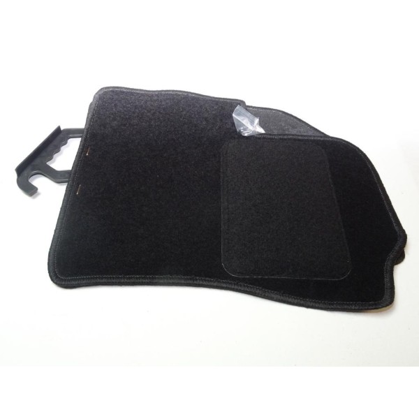 Ensemble 2 tapis de sol sur mesure 1366 AR pour fiat qubo partir de 2009  