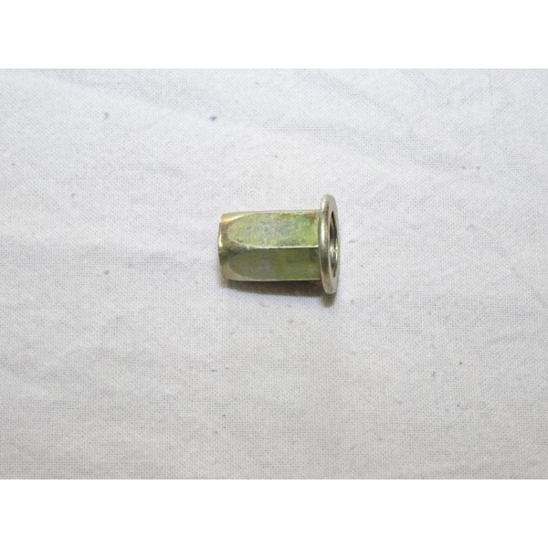 Rivet ecrou fixation element carrosserie Fiat 15624511 pour fiat multipla bravo 2 II ducato 1 2 4 I II IV lancia kappa  
