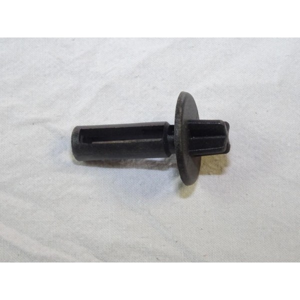 Virole axe fixation volet compartiment coffre Fiat 82486035 pour lancia kappa de 1994 à 2001  