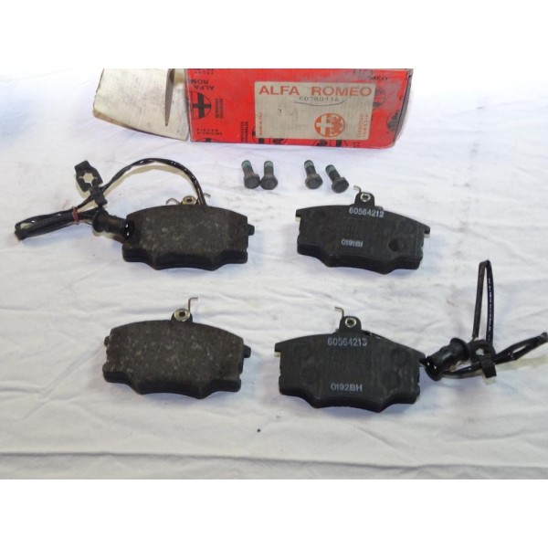 Jeux 4 plaquettes de frein arriere montage lucas 9945629 pour fiat croma lancia thema alfa romeo 164  