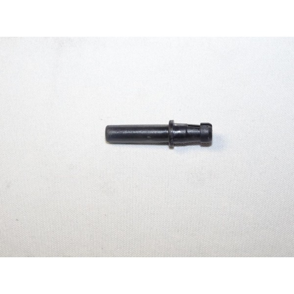 Axe fixation plage arriere de coffre Fiat 71718227 pour alfa romeo 156 de 1997 à 2005  