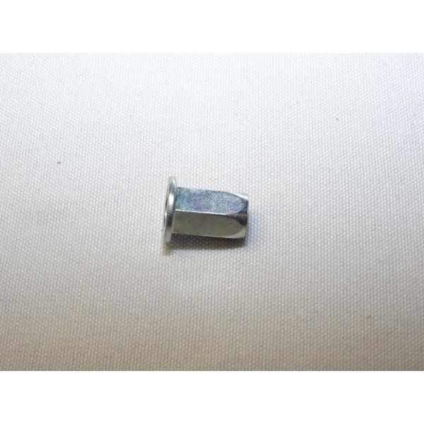 Ecrou rivet usage divers carrosserie Fiat 15624411 pour alfa romeo 145 146 147 156 159 164 166 mito brera giulia giulietta GTV G