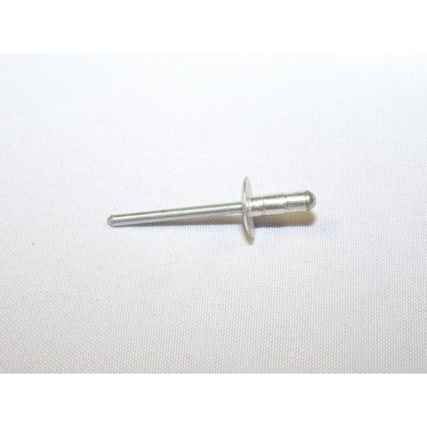 Rivet pop fixation parechocs haut parleur enceinte bas de caisse Fiat 51798831 pour alfa romeo giulia tonale fiat 500 500X BEV j