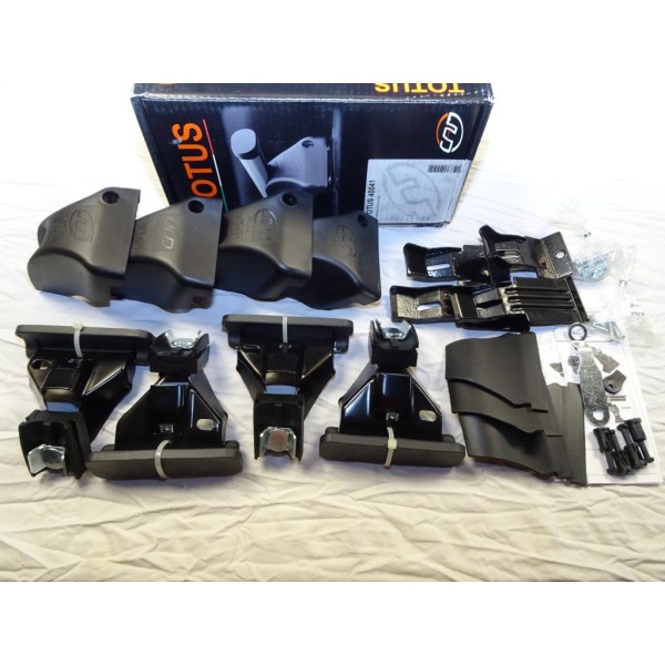 Kit pieds fixation barre de toit Totus 40041 pour ford focus 1 version 3 portes de 1998 à 2004  