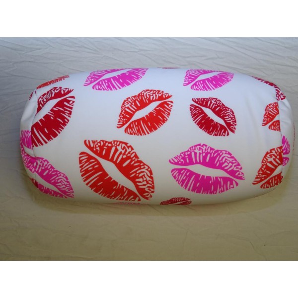 Coussin oreiller de voyage bisous Confidence in textiles MP3139  