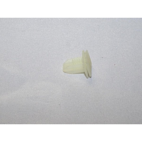 Axe agrafe taquet fixation vitre hayon coffre Fiat 51708640 pour fiat croma 2 II de 2005 à 2010 panda 2 II de 2003 à 2012  