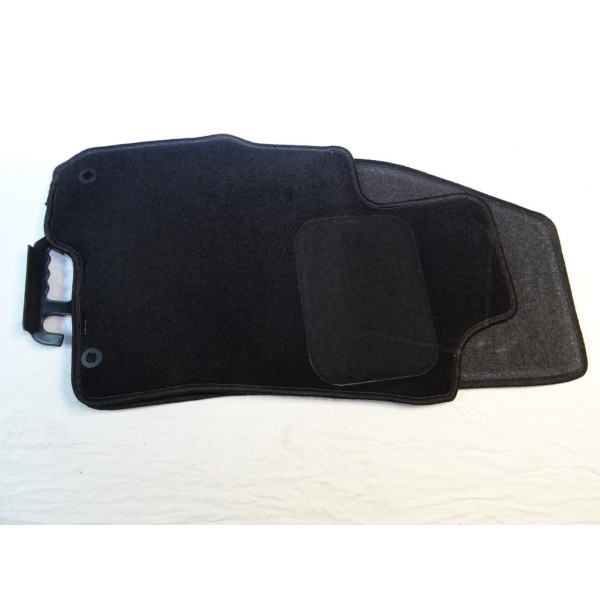 Ensemble 4 tapis de sol sur mesure avant + arriere AP 1375 pour fiat punto partir de 2012  
