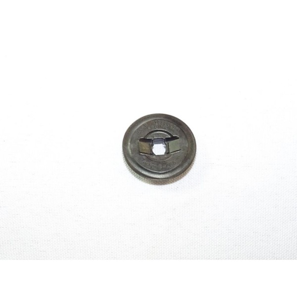 Bouton agrafe attache fixation isolant protection boitier fusibles Fiat 51802179 pour alfa romeo giulietta linea punto FL 2 II f