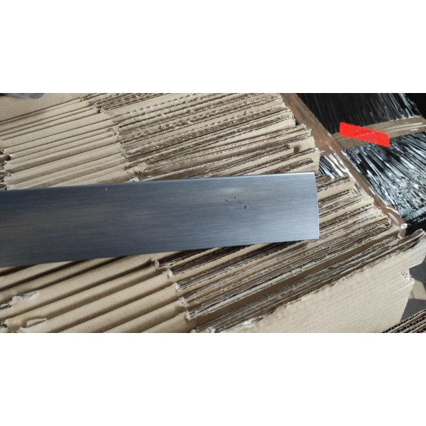 Baguette moulure tableau de bord droit couleur iridium 3AB857212D pour volkswagen passat de 2011 à 2015 (griffures)