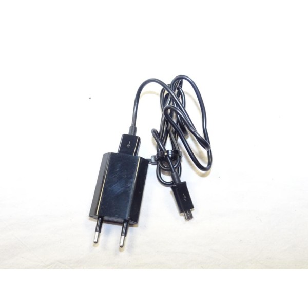 Chargeur prise de courant USB universel telephone portable navigateur GPS 