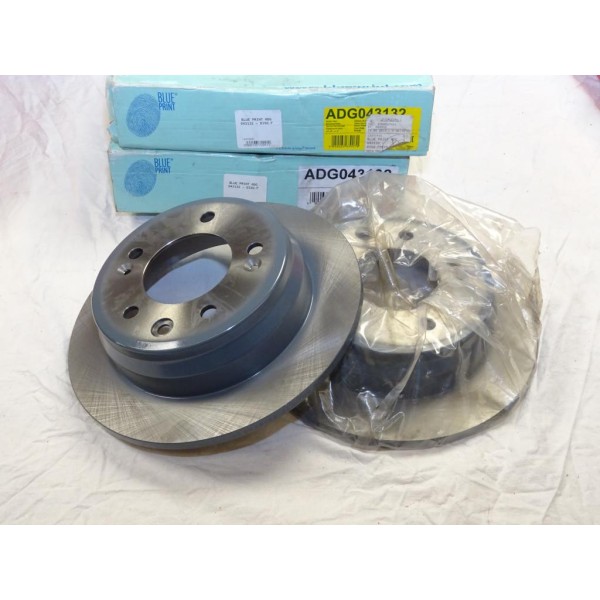 Paire disques de frein arriere plein 262mm diametre Blue print ADG043132 pour hyundai i30 ix35 tucson kia sportage ceed 