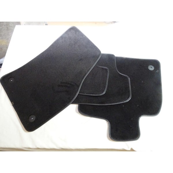 Ensemble 4 tapis de sol avant + arriere sur mesure Couture 762176 pour audi Q2 (modele exposition) 