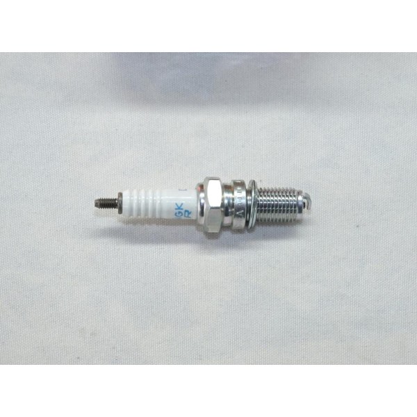 Bougie allumage NGK 7162 DR8EA pour aprilia ETX leonardo benelli 354 654 900 velvet beta ALP urban BMW F G gilera RC honda CB CB