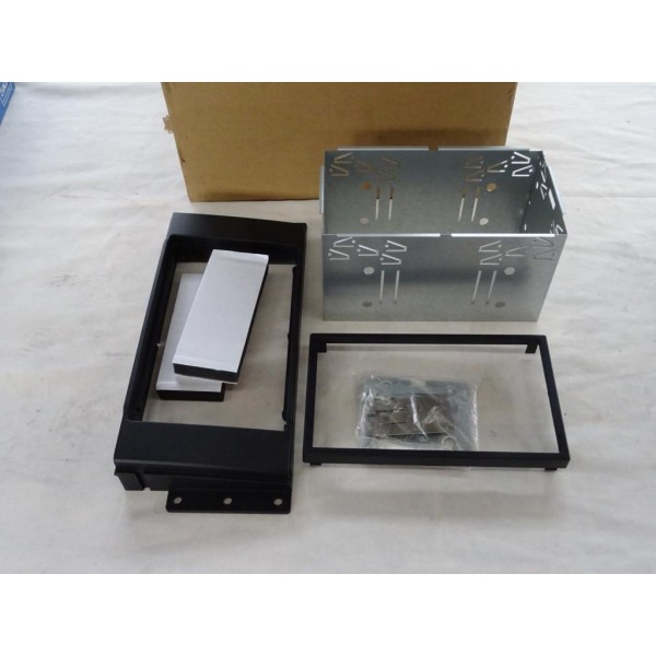 Support fixation poste radio autoradio 2 DIN Setma A05LR20000 pour land rover discovery de 2005 à 2009 freelander de 2007 à 2014