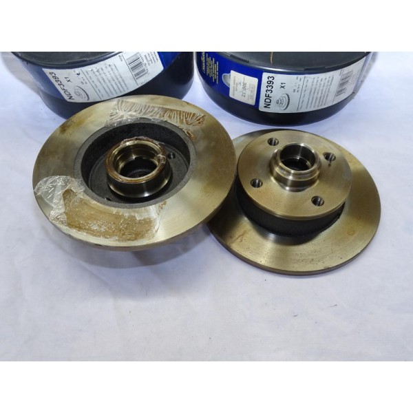 Paire disques de frein arriere 226mm diametre plein sans roulement Norauto NDF3393 pour volkswagen corrado vento golf 3 III pass