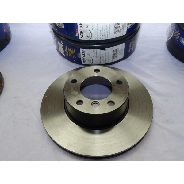 Paire disques de frein avant 296mm diametre ventilé diametre Norauto NDF4839 pour BMW E39 serie 5 