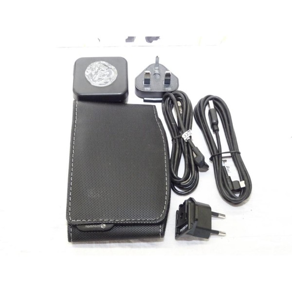 Kit accessoire de voyage prises courant chargement chargeur travel pack avec housse et cable Tomtom 9UUA.001.30 pour GPS navigat