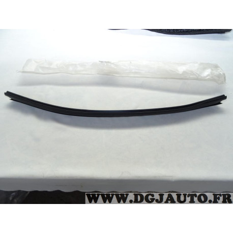 Joint leche vitre porte avant droite Renault 8200760255 pour dacia duster 