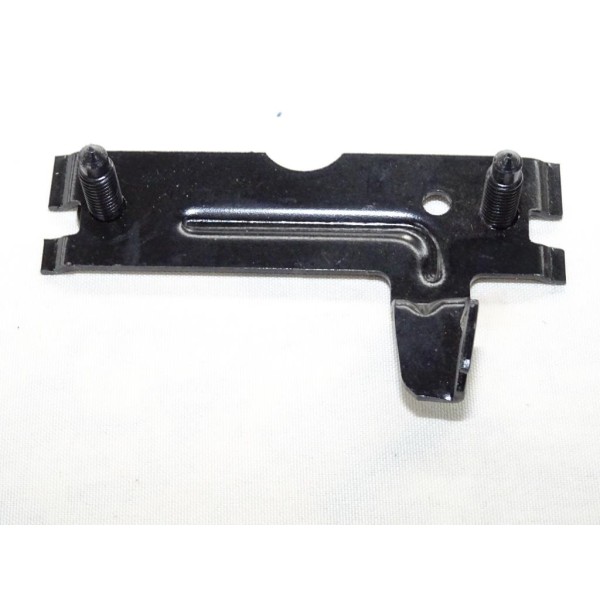 Support serrure capot moteur Renault 7700841738 pour renault megane scenic 