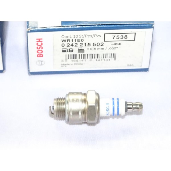 Bougie allumage tronconneuse debroussailleuse tondeuse Bosch WR11E0 0242215502 pour honda kubota massey ferguson equivalent BR2L