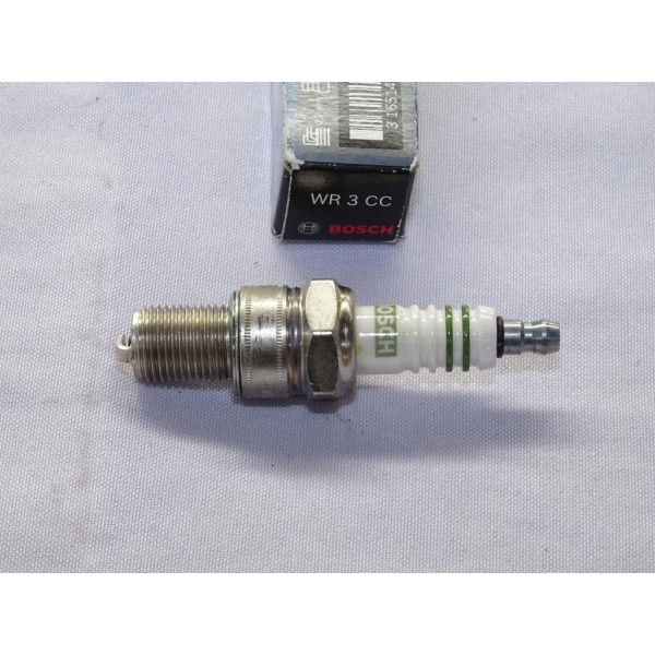 Bougie allumage moto scooter Bosch WR3CC 0242255502 pour aprilia RS europa cagiva derbi boulevard gilera DNA GSM ice runner stor