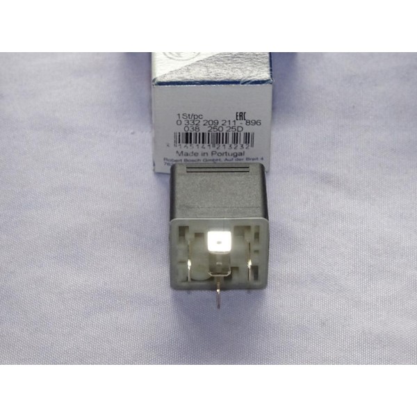 Relais electrique 24V Bosch 0332209211 03825025D pour mercedes SK 1838 1853 2050 2553 2653 3553 