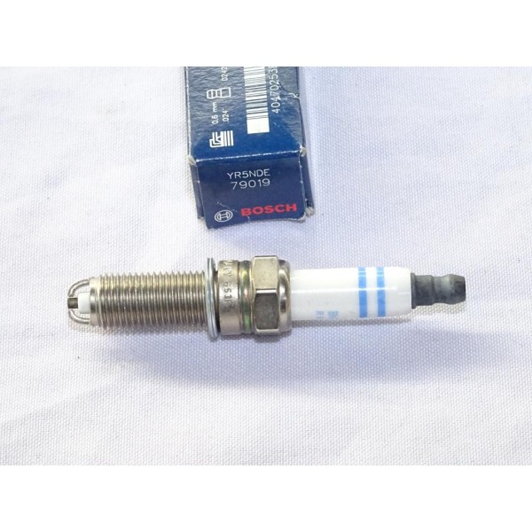 Bougie allumage Bosch YR5NDE 0242145550 pour smart city crossblade roadster fortwo 0.6 0.7 600cc 700cc 