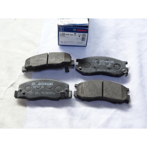 Jeu 4 plaquettes de frein avant montage akebono Bosch BP082 0986424183 pour toyota previa liteace modell F 