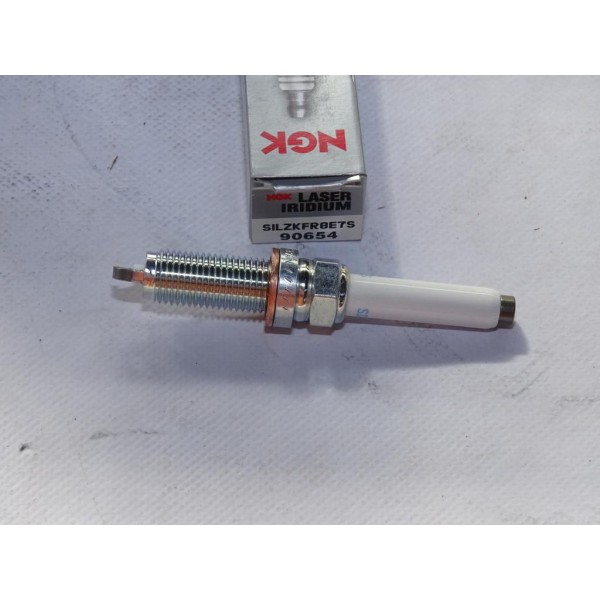 Lot 4 bougies allumage iridium NGK SILZKFR8E7S 90654 pour mercedes classe A B C E GLK GLE SLK CLA GLA GLC SLC GLC W176 W242 W246