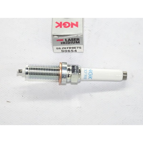 Lot 4 bougies allumage iridium NGK SILZKFR8E7S 90654 pour mercedes classe A B C E GLK GLE SLK CLA GLA GLC SLC GLC W176 W242 W246