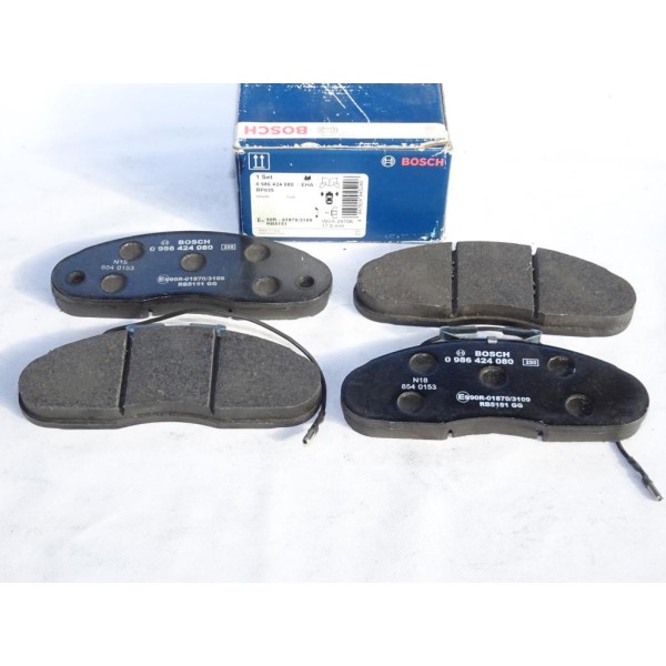 Jeu 4 plaquettes de frein avant montage bendix Bosch BP035 0986424080 pour renault nissan trade renault messenger 