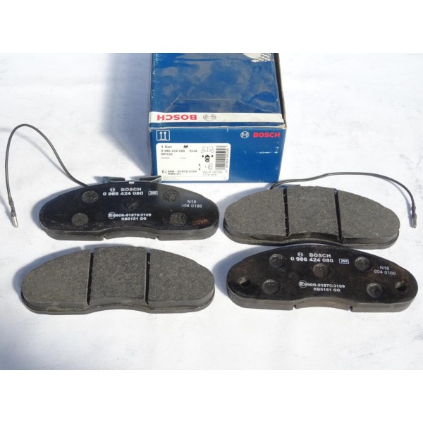 Jeu 4 plaquettes de frein avant montage bendix Bosch 0986424080 pour renault nissan trade renault messenger 