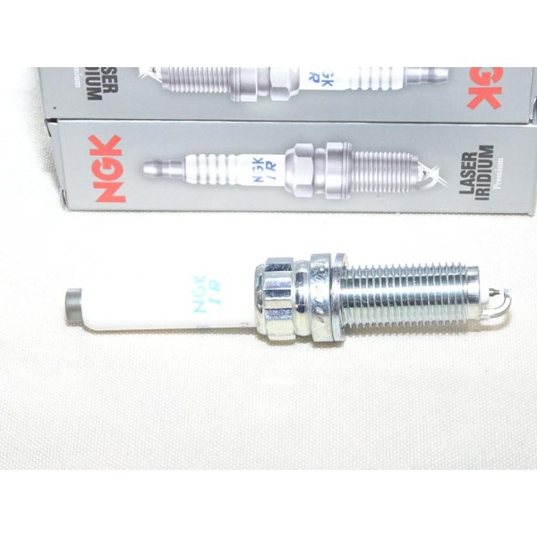 Lot 4 bougies allumage laser iridium NGK SILZKGR8B8S 94201 pour BMW serie 1 2 3 4 5 6 X1 X2 X3 X4 F20 F21 F22 F23 F30 F31 F32 F3