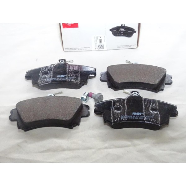 Jeu 4 plaquettes de frein avant montage TRW Norauto NRP1384 pour mitsubishi carisma colt volvo S40 V40 