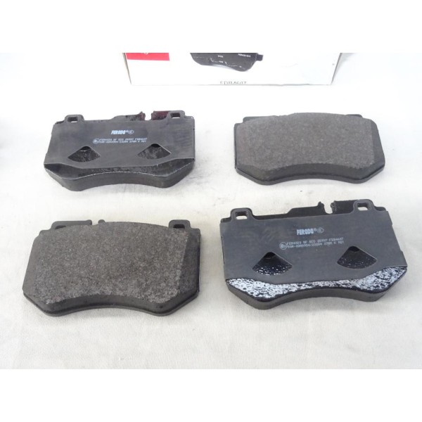 Jeu 4 plaquettes de frein avant montage brembo Ferodo FDB4607 pour mercedes classe C W205 